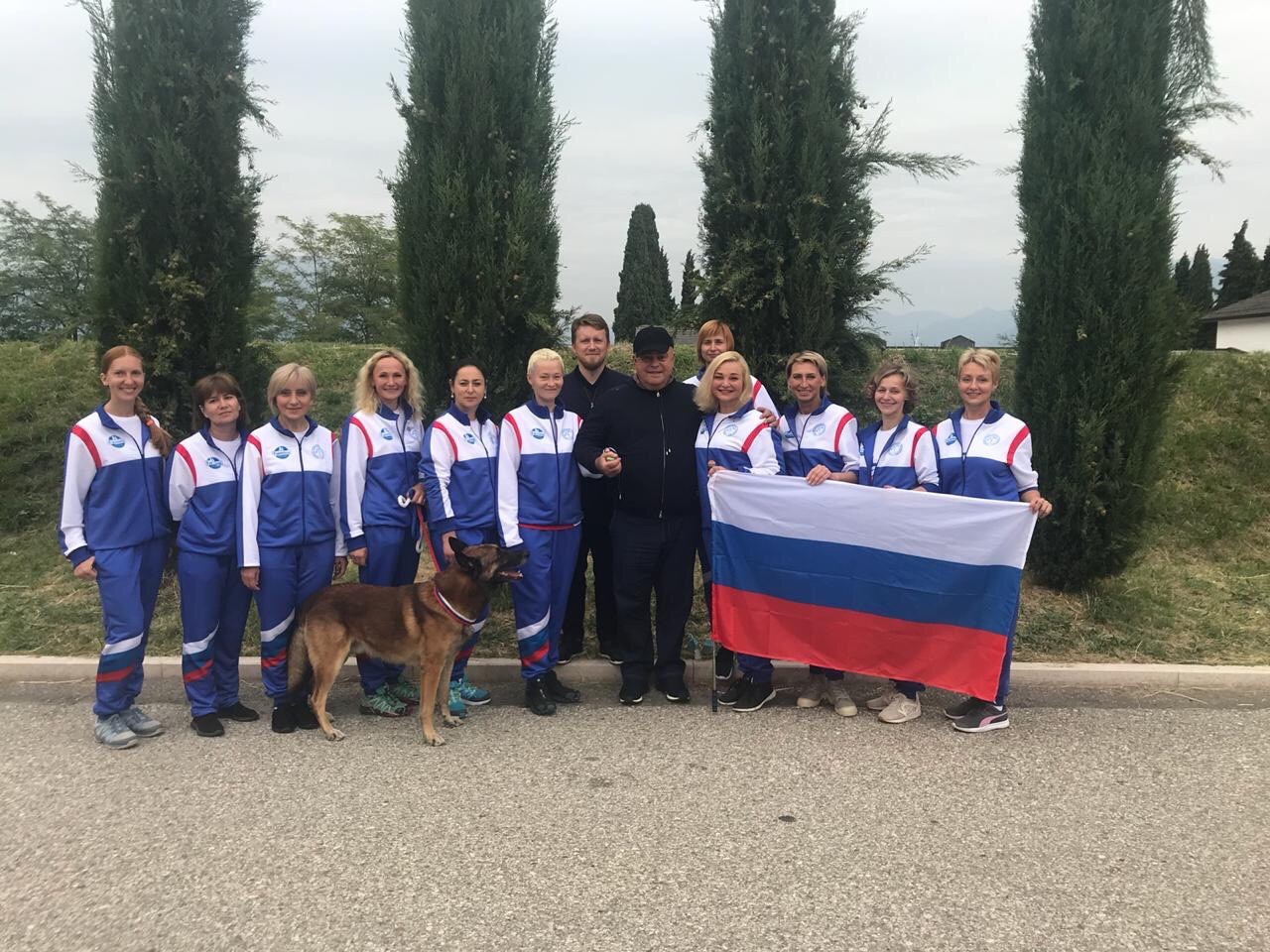 Президент РКФ В. С. Голубев и сборная России по танцам с собаками, октябрь 2019