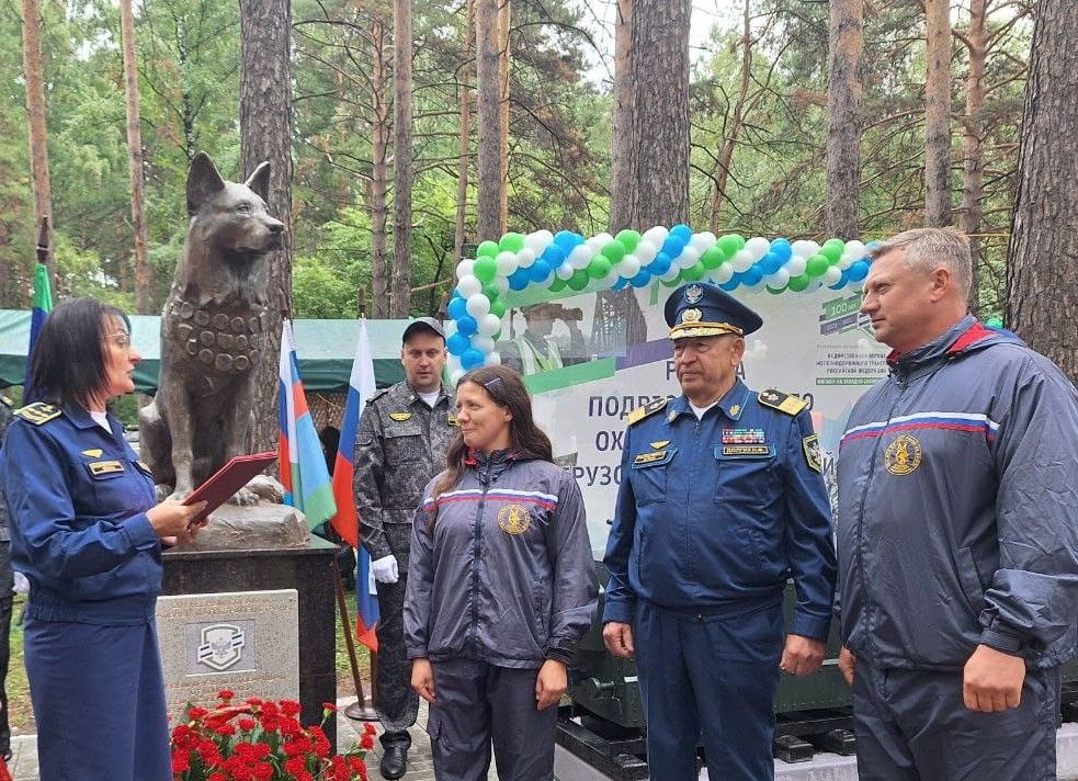 Приветствие президента РКФ в День железнодорожника в связи с открытием в Новосибирске памятника служебным собакам